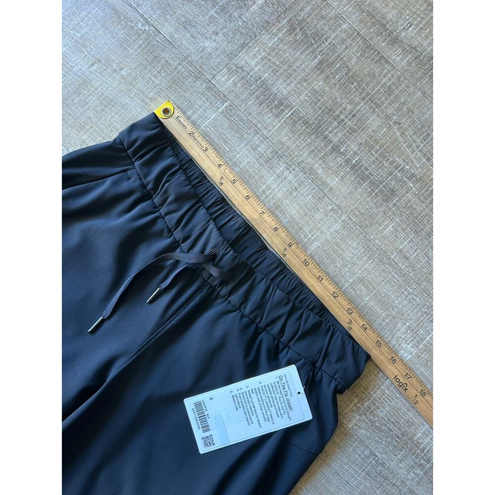 Lululemon On the Fly Jogger Luxtreme Womens 8 NWT Black Travel Athleisure - Picture 5 of 10
